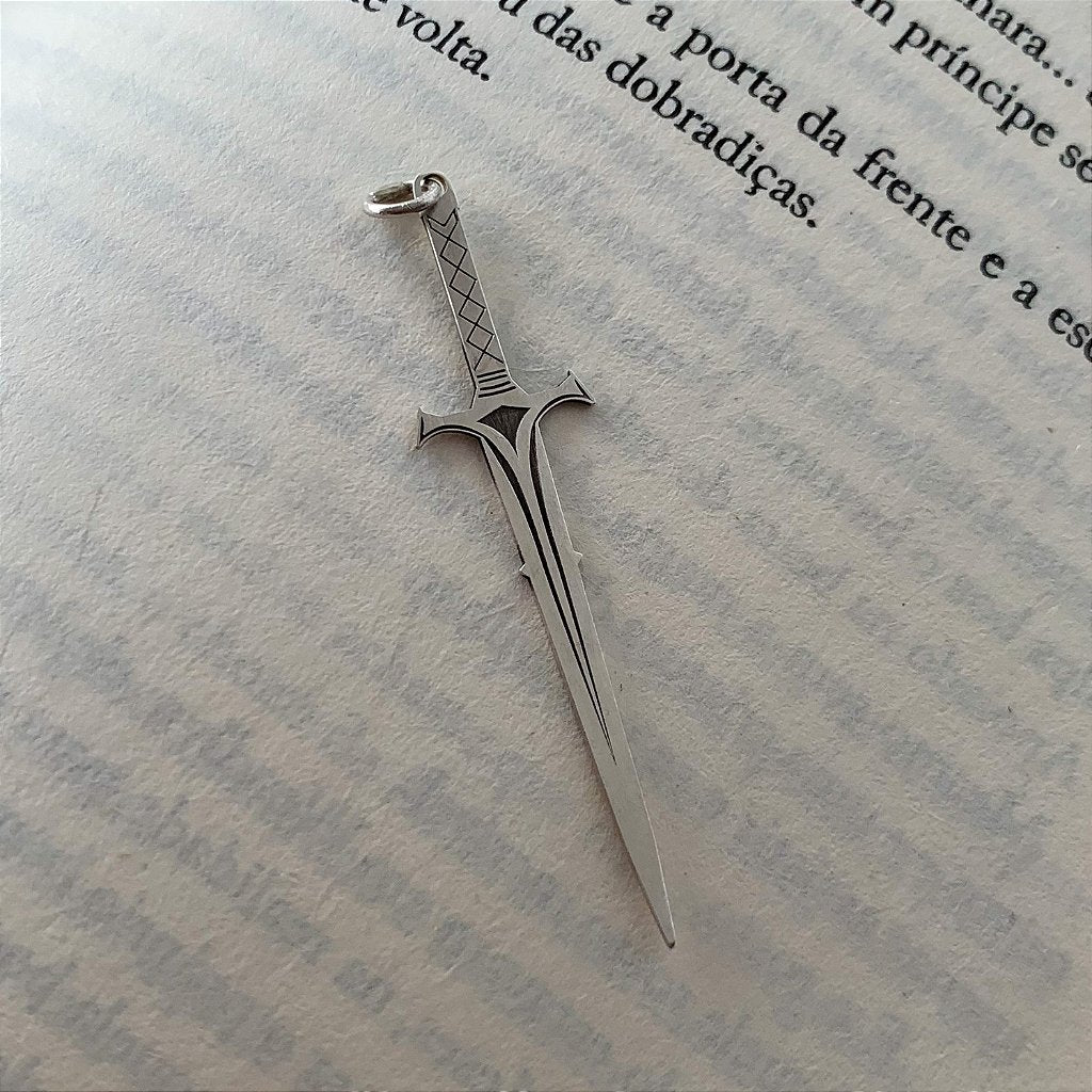 Colar de Espada Ceifadora do Vento