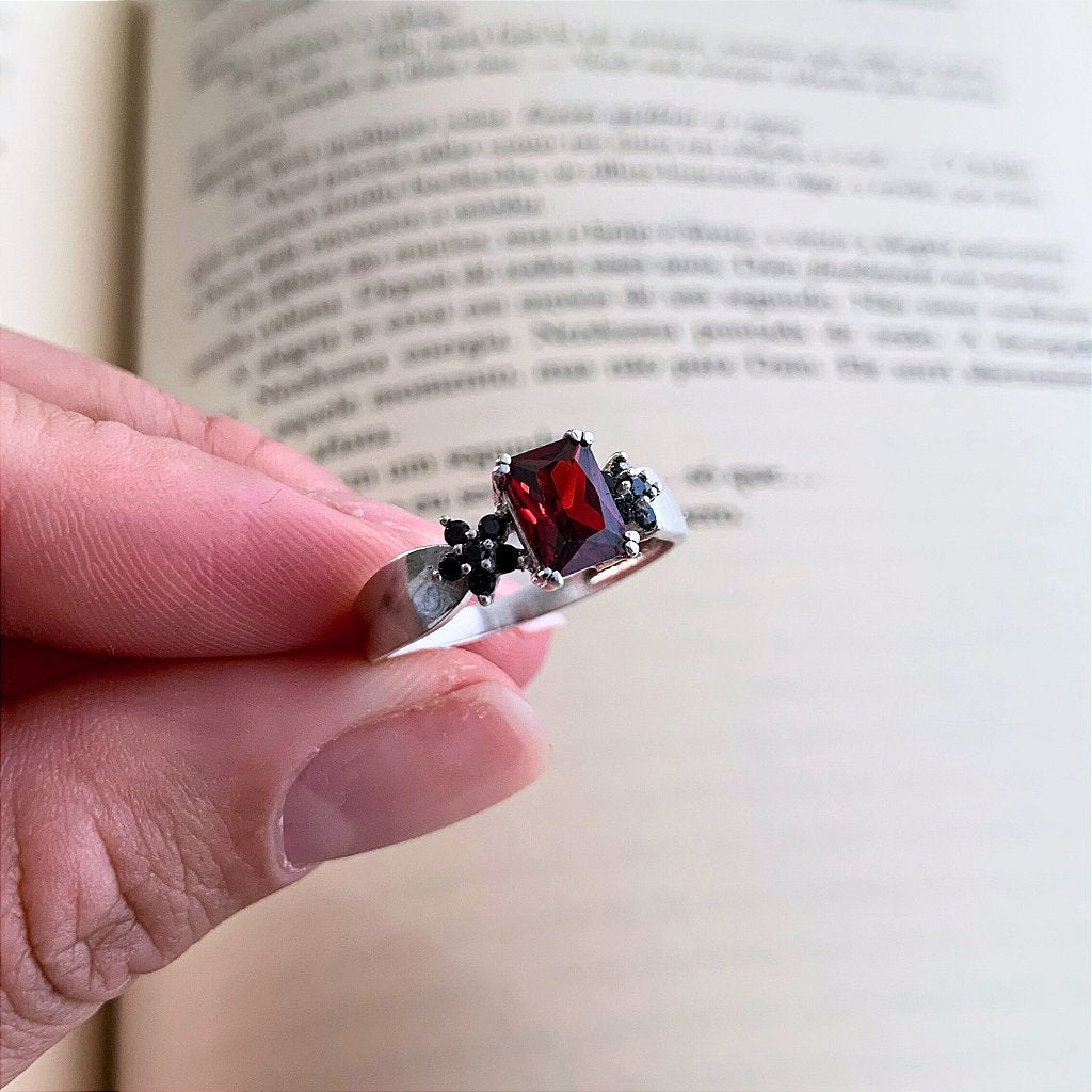 Anel Manon Herança das Treze